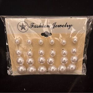 Elegant 12 pair of pearl earrings